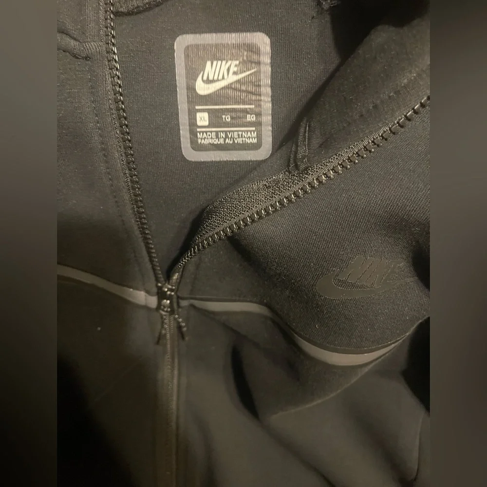 Nike Tech Fleece Full-Zip Hoodie! - Picture 4 of 4